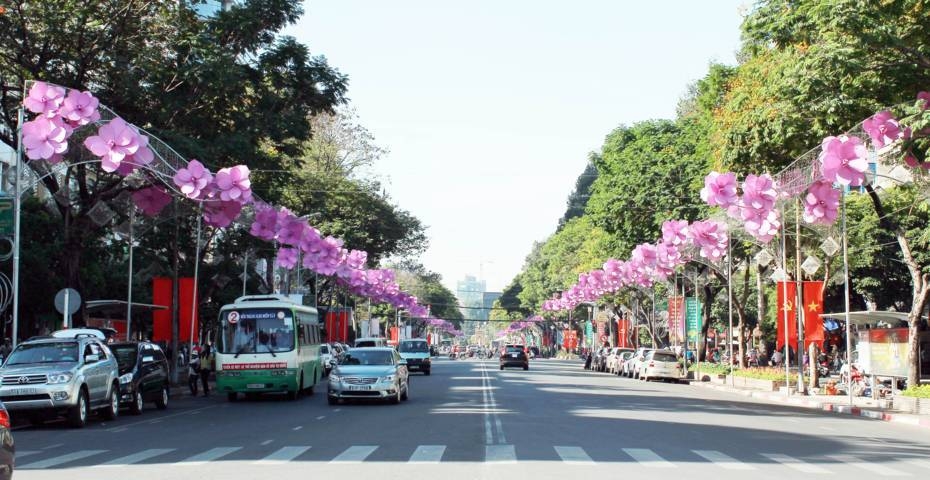 Thành Phố Hồ Chí Minh rực rỡ đón xuân Quý Tỵ 2013