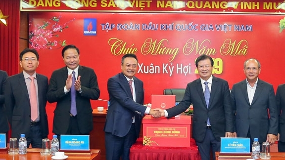 petrotimestv pho thu tuong trinh dinh dung lam viec chuc mung nam moi tap doan dau khi viet nam
