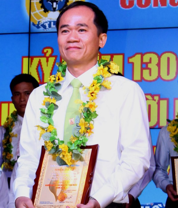 trong luc kho khan nay phai giu vung nhiet huyet nguoi dau khi