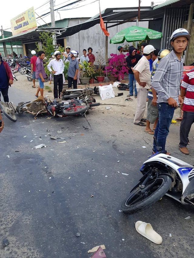 xe tai dam vao doan nguoi di le 6 nguoi thuong vong