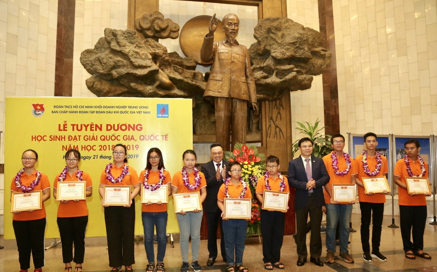 tuyen duong hoc sinh gioi dat giai quoc gia quoc te nam hoc 2018 2019