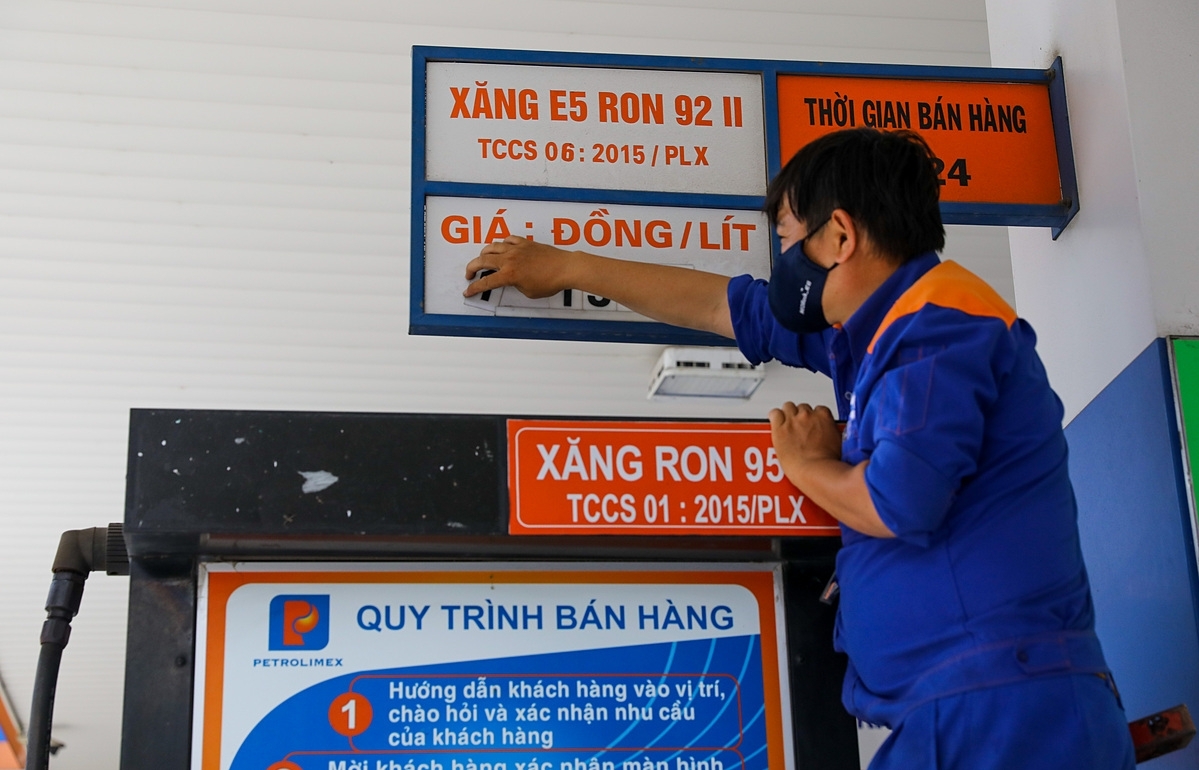 Giá xăng dầu có thể tăng "sốc" trước sức ép của thị trường thế giới