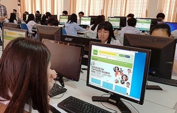 Hà Nội: Ôn tập trực tuyến cho học sinh lớp 11 và 12