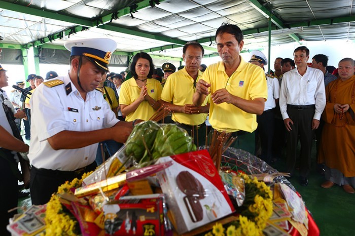 cong doan dau khi tham tang qua quan dan dao truong sa