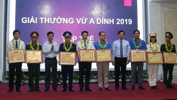 giai thuong vu a dinh dau an 10 nam khat vong vuon len va cong hien
