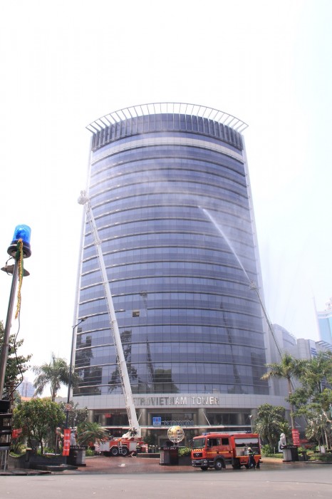 chum anh dien tap pccc tai petrovietnam tower