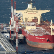 Báo Mỹ: Các lệnh trừng phạt dầu Nga đã thất bại hoàn toàn