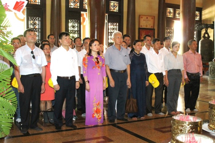 nguoi lao dong dau khi tieu bieu 2016 ve tham vung dat thep cu chi