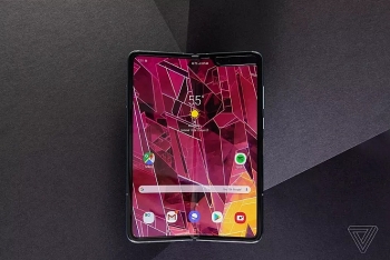 samsung bat ngo hoan ra mat galaxy fold tai trung quoc