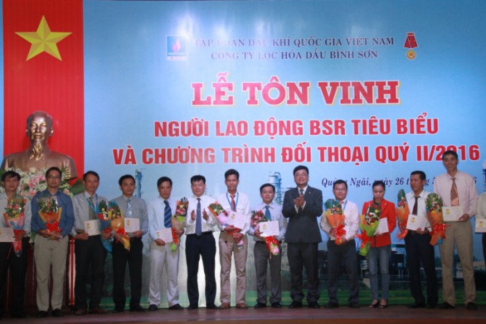 ton vinh nguoi lao dong tieu bieu