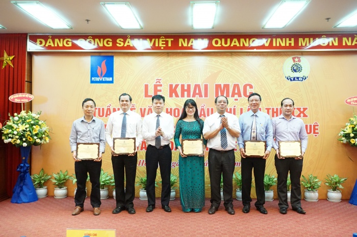 khai mac tuan le van hoa dau khi nam 2016